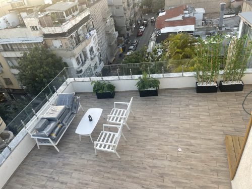 נופש במרכז - פלורה פנטהאוז 2 חדרים מעוצב בפלורנטין